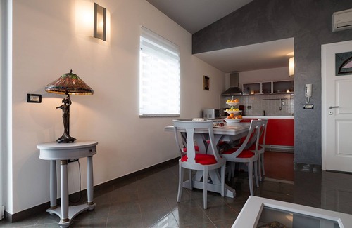 Pjescana Uvala Villa | 5Bed Villa-Sleeps 10- Pool, Parking, Near the Sea