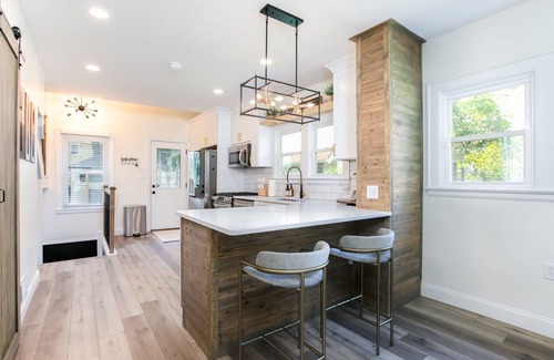 South Bend House | 5BR/2.5B Home 5 min From ND Stadium