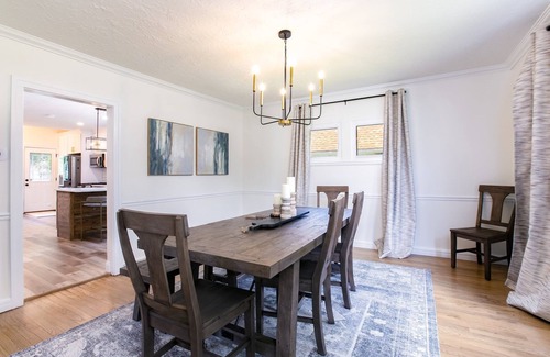 South Bend House | 5BR/2.5B Home 5 min From ND Stadium