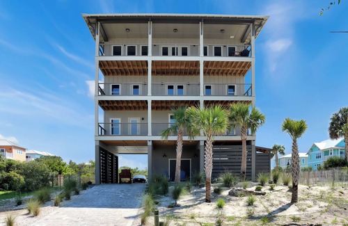 Seagrass House | 5BR, Beach View, Elevator, Comm Pool, North Cape
