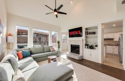 North Richland Hills House | 5BR Oasis w/Hot Tub, Pool, Gym, Movie Theater & Game Room