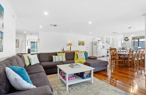 Mullaloo House | 5BR Retreat: Pool, table tennis & Pure Relaxation!