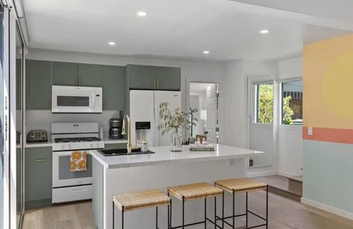 Little Italy House | 5BR (Sleeps 12!) Downtown Little Italy Home w/Outdoor Space