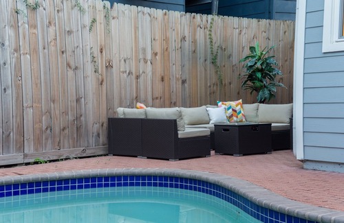 Neartown House | 5BR The Hera! Luxury Mansion in Montrose w/Pool!