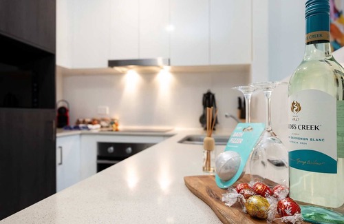 Wooloowin House | 5km to City & Airport|Huge Townhouse|3 Bathrooms