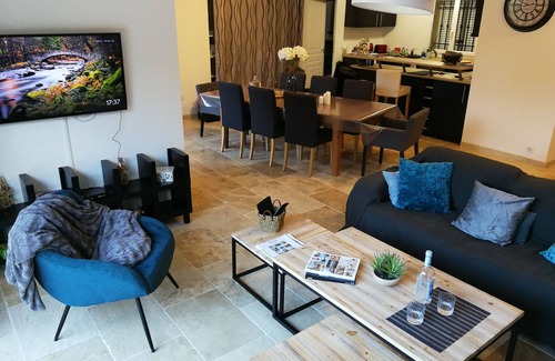 Sotta House | 6-8 person villa with heated pool in a quiet location