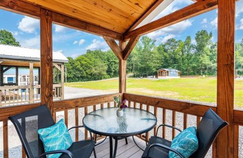 Guntersville Apartment | 6 A Little Wanderlust Lux Tiny House, Firepit, Boat Parking, 5 Mins to Lake, Downtown