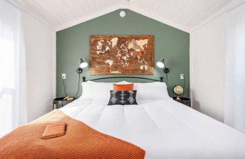 Guntersville Apartment | 6 A Little Wanderlust Lux Tiny House, Firepit, Boat Parking, 5 Mins to Lake, Downtown