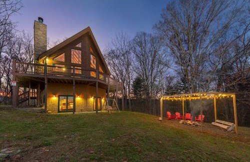 Marshall House | 6-Bed Family Retreat Hot Tub Game Room Playground
