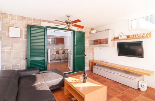 Cove Makarac (Milna) House | 6 bedroom accommodation in Milna