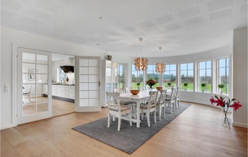 Billund Municipality House | 6 Bedroom Cozy Home In Grindsted