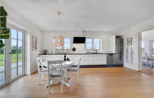 Billund Municipality House | 6 Bedroom Cozy Home In Grindsted