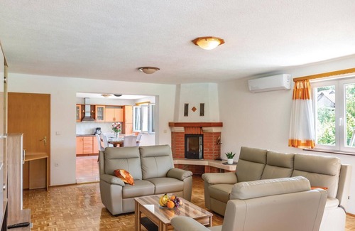 Donji Prolozac House | 6 bedroom cozy home in Prolozac