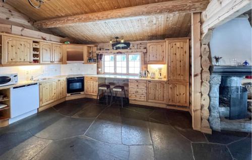 Nord-Fron House | 6 Bedroom Cozy Home In Kvam