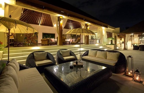 Umalas Villa | 6 Bedroom Umalas Pool Family Villa 3707