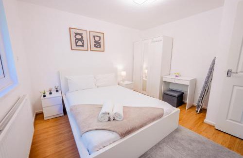 Pentwyn House | 6 Beds House with Free Parking, Garden & Fast WiFi