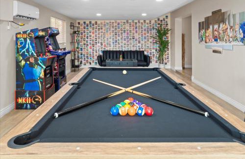 Glendale House | 6 Br Resort Style Home Pool Game Room Fire Pit