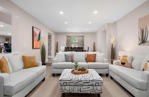 Glendale House | 6 Br Resort Style Home Pool Game Room Fire Pit