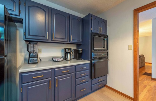 Asheville House | 6 Br Sleeps 20 I Sauna Theater Putt Putt Hot Tub