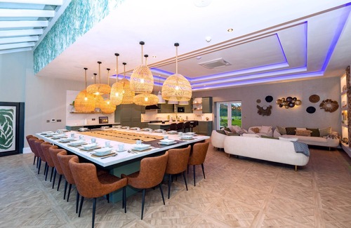 Morecambe House | 6* Luxury Private Manor House with full heated swimming pool, casino, gym & spa