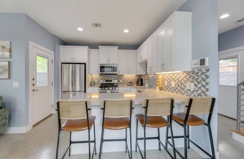 St. John - Coronado Hills House | 6 Mi to Dtwn: Austin Escape w/Private Yard