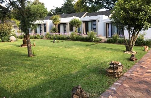 Woodmead House | 6 on Morris Guest Lodge