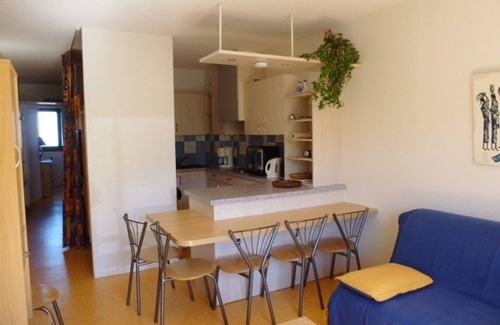 Arette Apartment | 6-person apartment with balcony, ski-in access, parking and ski locker
