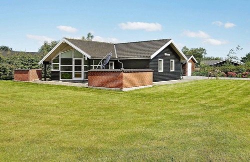 Egense House | 6 person holiday home in Storvorde-By Traum