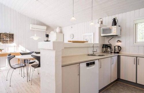 Ho House | 6 person holiday home in Blåvand