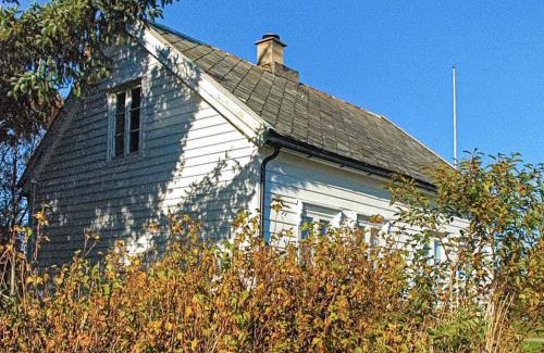 Haram House | 6 person holiday home in Fjørtoft