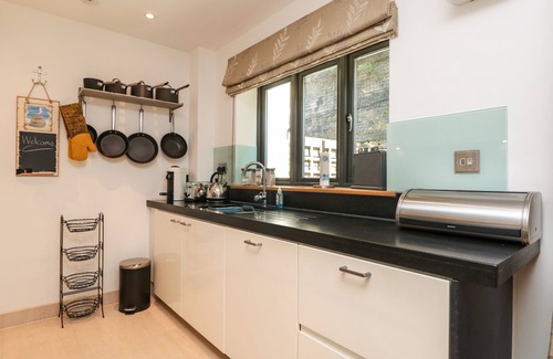 Dartmouth Cottage | 6 Pottery Cottages