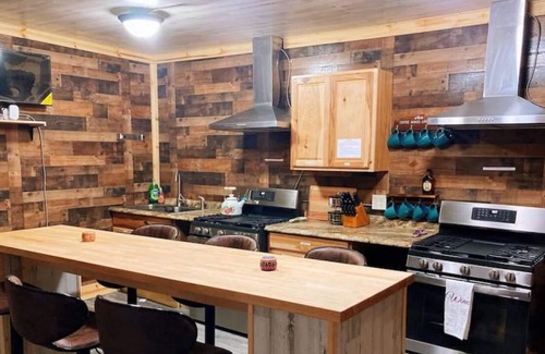 Leadville Apartment | 6 Renovated Cozy Room Dog Friendly Motel Leadville
