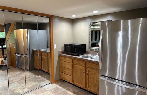 South Bend House | 60% Disc for next 2 Home Games! Waterfront Views Every Room 8 mins to Notre Dame