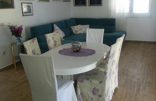 Rogoznica Apartment | 60 m² Apartment ∙ 2 bedrooms ∙ 6 guests