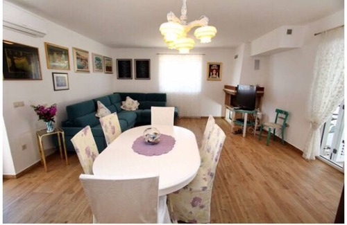 Rogoznica Apartment | 60 m² Apartment ∙ 2 bedrooms ∙ 6 guests