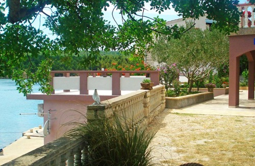 Obrovac Apartment | 60 m² Apartment ∙ 2 bedrooms ∙ 6 guests