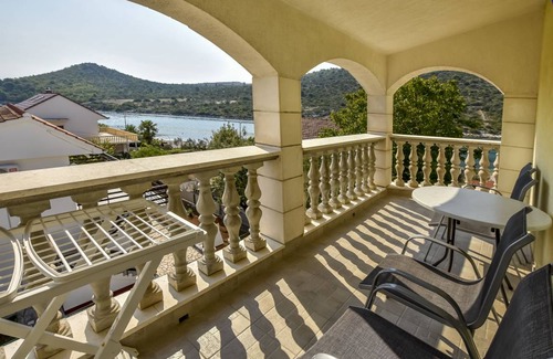 Podglavica Apartment | 60 m² Apartment ∙ 2 bedrooms ∙ 4 guests