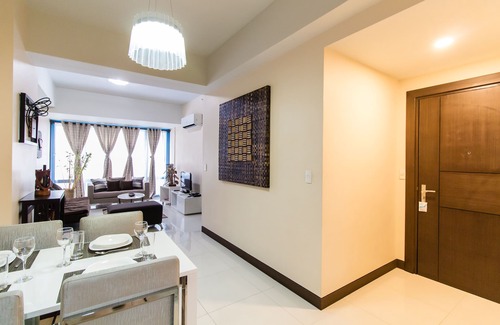 Salcedo Village Apartment | 60 Sqm 1 B/R @ Two Central (I)