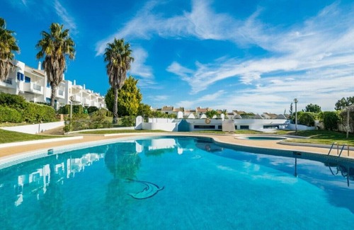 Areias de Sao Joao Condo | 600m from the beach Apartment in a closed condominium between Oura and Albufeira