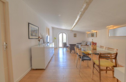 Antibes Old Town Apartment | 61 Place Nationale