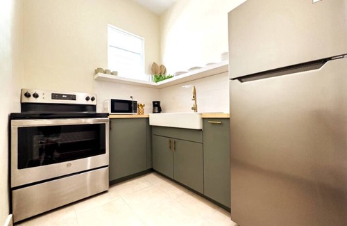 Santurce House | 610@Miramar - up to 32 guests