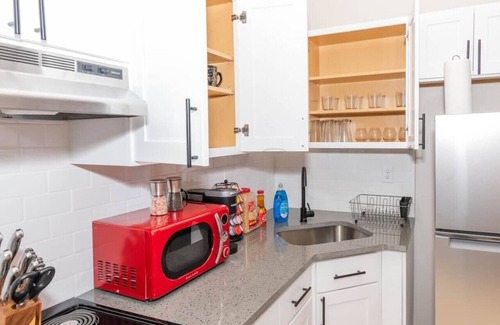 Albany Apartment | 610D) Spacious Studio | Downtown
