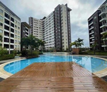 Mandurriao Hotel | 622 Tower 1 Comfy, Cozy, Central w Free Pool Access