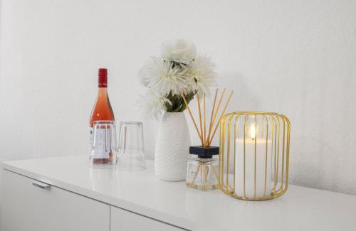 Schillerkiez Apartment | 62qm2, Massageseat, Billard-Table, King-Sized Bed