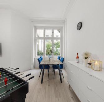 Schillerkiez Apartment | 62qm2, Massageseat, Billard-Table, King-Sized Bed