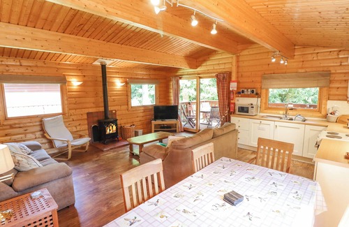 Kenwick Cottage | 64 ACORN LODGE KENWICK PARK, pet friendly, with hot tub in Louth