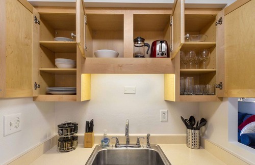 Wauwatosa Apartment | 64 m² Apartment ∙ 1 bedroom ∙ 5 guests