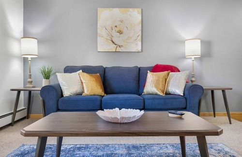 Wauwatosa Apartment | 64 m² Apartment ∙ 1 bedroom ∙ 5 guests
