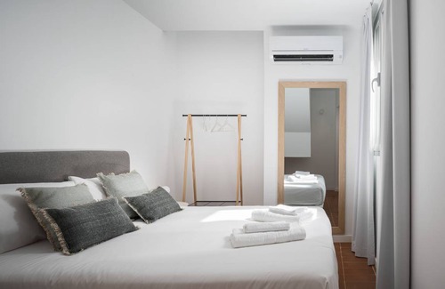 Doctor Barraquer-Grupo Renfe-Policlinico Apartment | 64 m² Apartment ∙ 3 bedrooms ∙ 7 guests