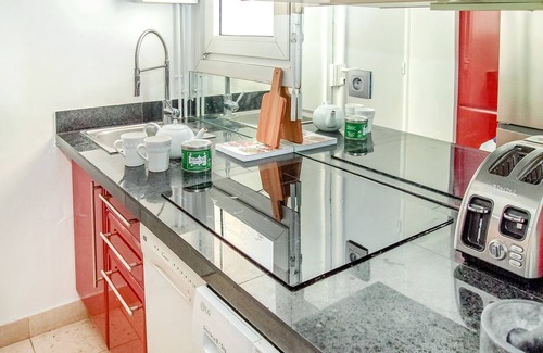 Champs-Elysees Apartment | 645sqft 1BR/1BA Golden Triangle Apt. – Montaigne/George V